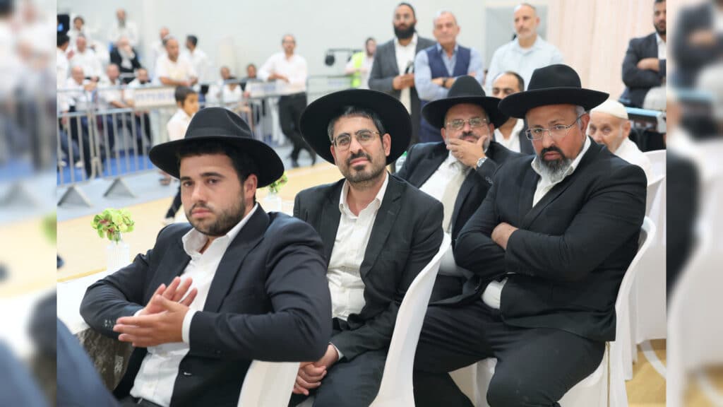 גלריה: הולבש בחלוקא דרבנן - רבה הראשון של חריש הוכתר גלריה: הולבש בחלוקא דרבנן - רבה הראשון של חריש הוכתר
