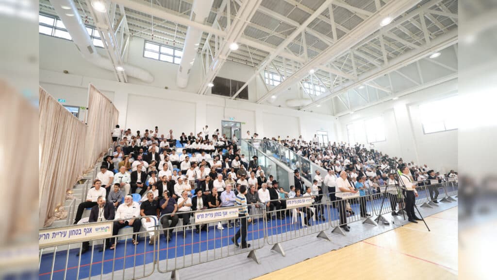 גלריה: הולבש בחלוקא דרבנן - רבה הראשון של חריש הוכתר גלריה: הולבש בחלוקא דרבנן - רבה הראשון של חריש הוכתר