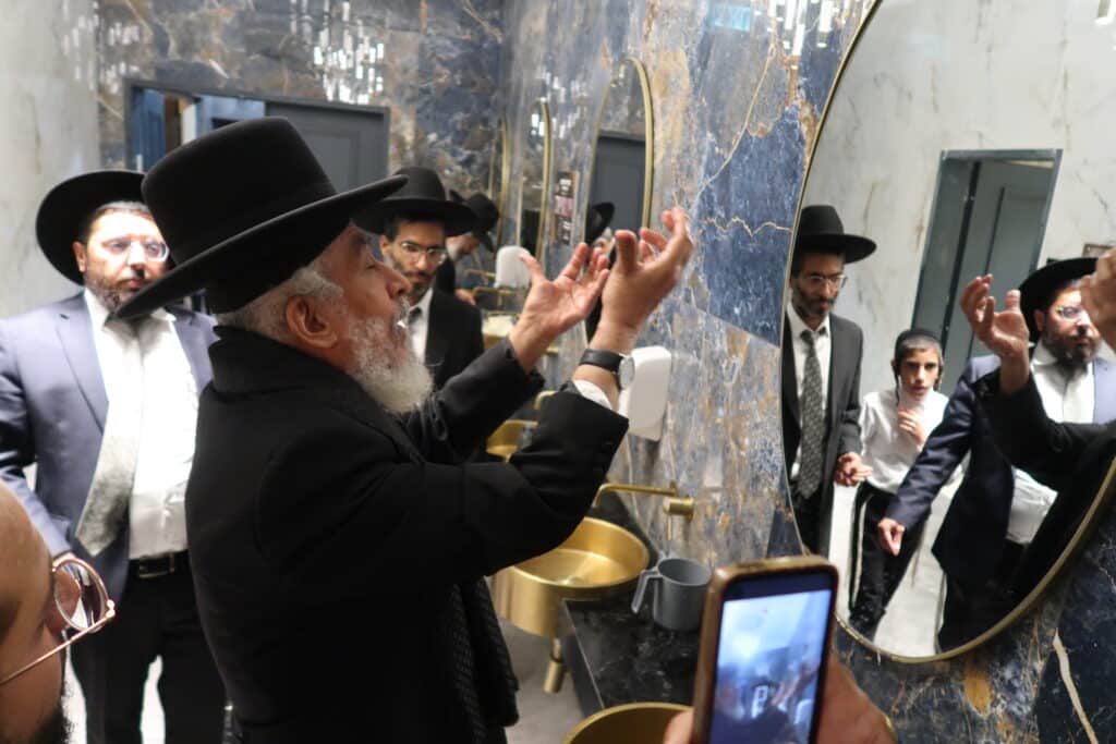 גלריה: שמחת נישואי נכדת פוסק עדת תימן הגר"י רצאבי גלריה: שמחת נישואי נכדת פוסק עדת תימן הגר"י רצאבי
