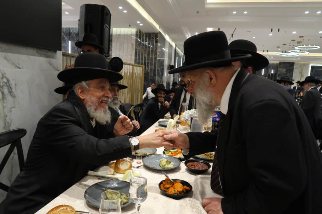 גלריה: שמחת נישואי נכדת פוסק עדת תימן הגר"י רצאבי גלריה: שמחת נישואי נכדת פוסק עדת תימן הגר"י רצאבי