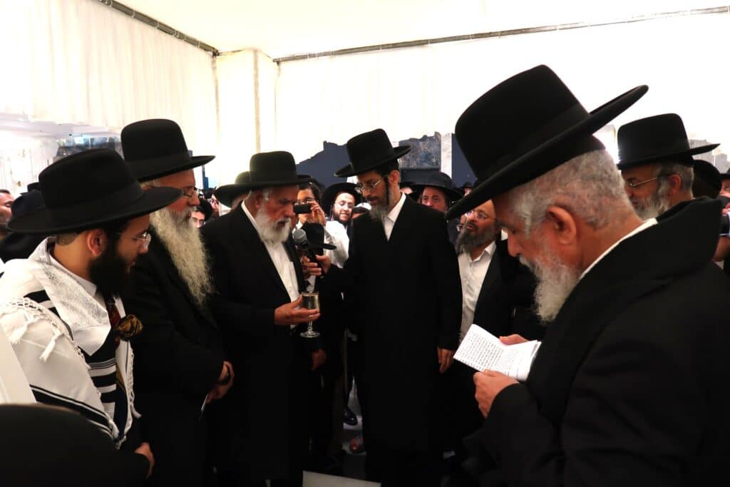 גלריה: שמחת נישואי נכדת פוסק עדת תימן הגר"י רצאבי גלריה: שמחת נישואי נכדת פוסק עדת תימן הגר"י רצאבי