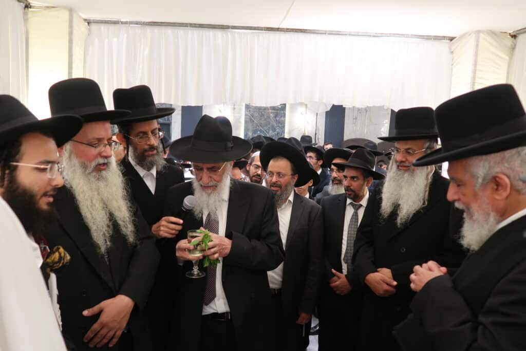 גלריה: שמחת נישואי נכדת פוסק עדת תימן הגר"י רצאבי גלריה: שמחת נישואי נכדת פוסק עדת תימן הגר"י רצאבי