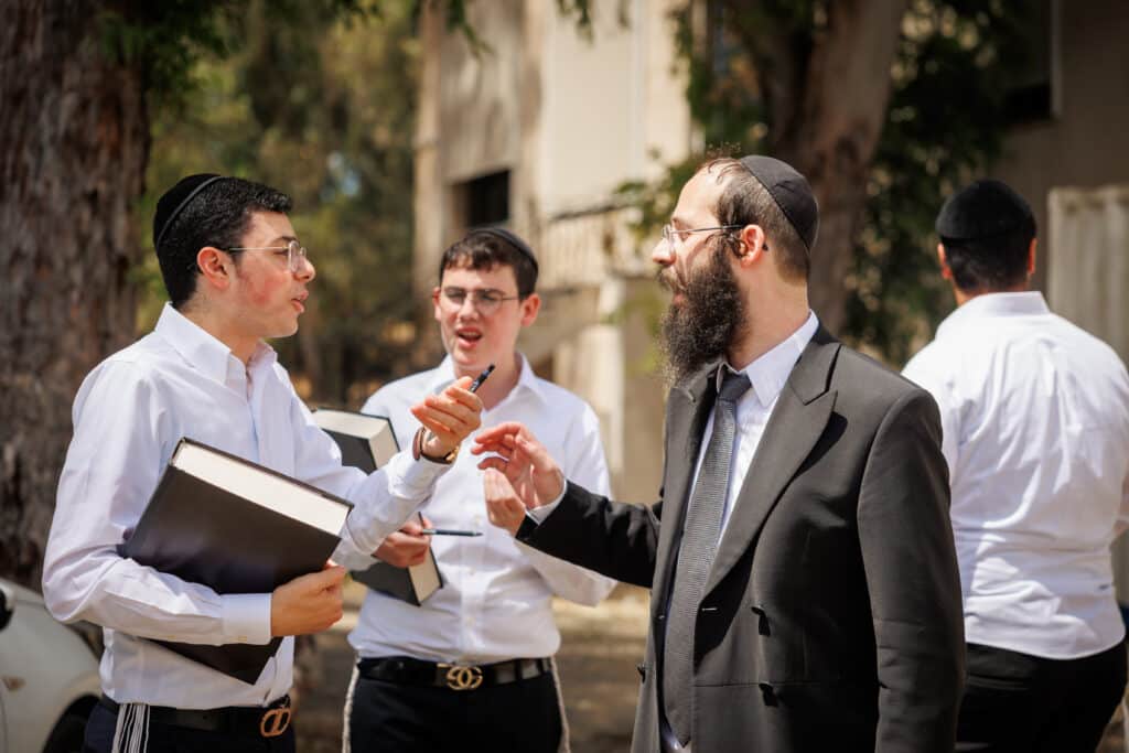 אש בעטרת שלמה: 1,350 תלמידים פתחו את זמן אלול אש בעטרת שלמה: 1,350 תלמידים פתחו את זמן אלול