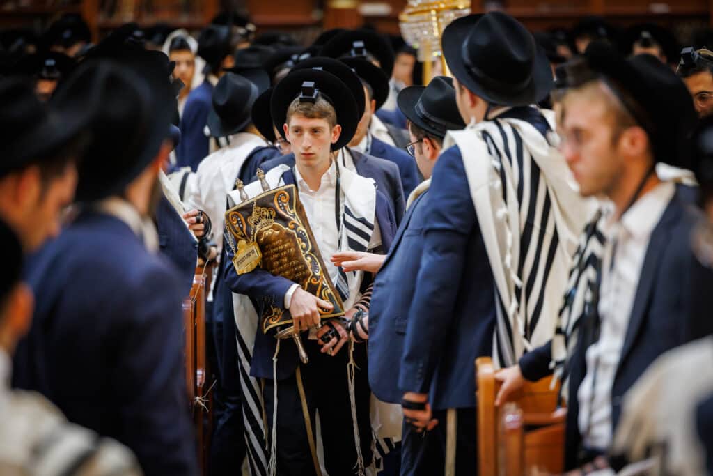 אש בעטרת שלמה: 1,350 תלמידים פתחו את זמן אלול אש בעטרת שלמה: 1,350 תלמידים פתחו את זמן אלול