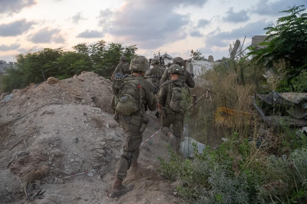 מנהרות הושמדו: חטיבת צנחנים השלימו 3 חודשים ברצועה מנהרות הושמדו: חטיבת צנחנים השלימו 3 חודשים ברצועה