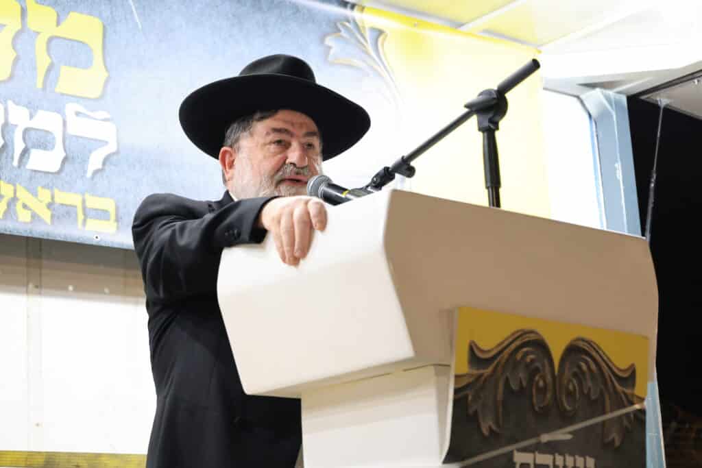 עצרת מחאה מול חומות כלא 10: "לא מעניינים אותם חיילים" עצרת מחאה מול חומות כלא 10: "לא מעניינים אותם חיילים"