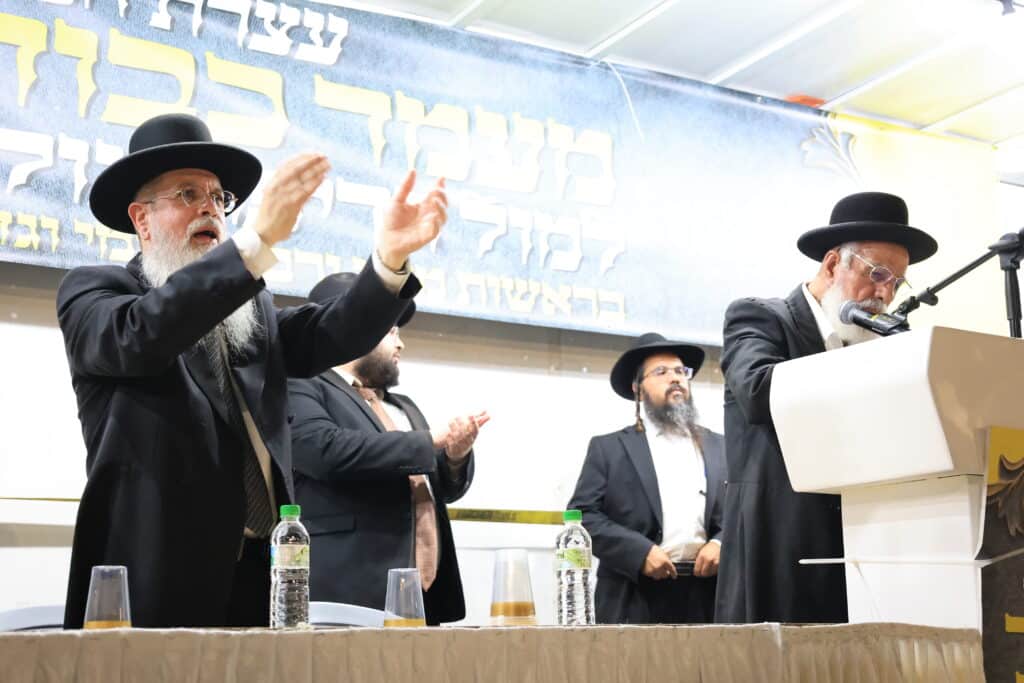 עצרת מחאה מול חומות כלא 10: "לא מעניינים אותם חיילים" עצרת מחאה מול חומות כלא 10: "לא מעניינים אותם חיילים"