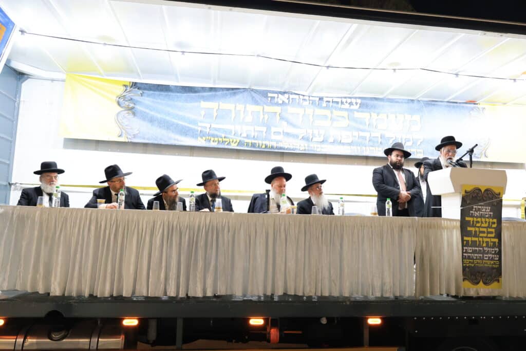 עצרת מחאה מול חומות כלא 10: "לא מעניינים אותם חיילים" עצרת מחאה מול חומות כלא 10: "לא מעניינים אותם חיילים"