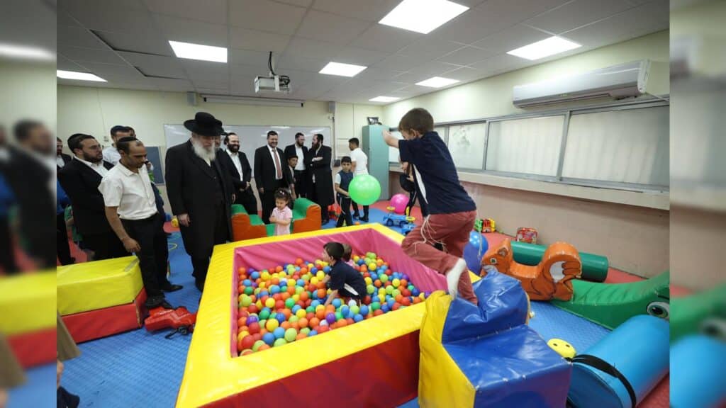 עשרות אלפי מבקרים בפארק האטרקציות הבינלאומי 'חיות בקוביות' בבני ברק עשרות אלפי מבקרים בפארק האטרקציות הבינלאומי 'חיות בקוביות' בבני ברק