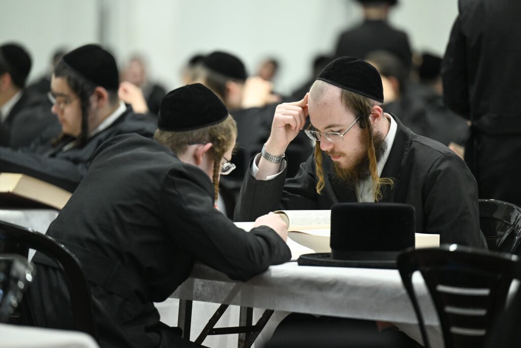 חזו חזו: ישיבות צאנז פתחו את 'זמן חורף' ברוב עם והדר חזו חזו: ישיבות צאנז פתחו את 'זמן חורף' ברוב עם והדר