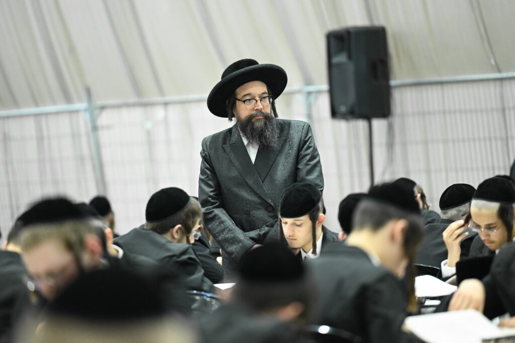 חזו חזו: ישיבות צאנז פתחו את 'זמן חורף' ברוב עם והדר חזו חזו: ישיבות צאנז פתחו את 'זמן חורף' ברוב עם והדר