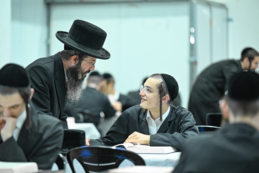 חזו חזו: ישיבות צאנז פתחו את 'זמן חורף' ברוב עם והדר חזו חזו: ישיבות צאנז פתחו את 'זמן חורף' ברוב עם והדר