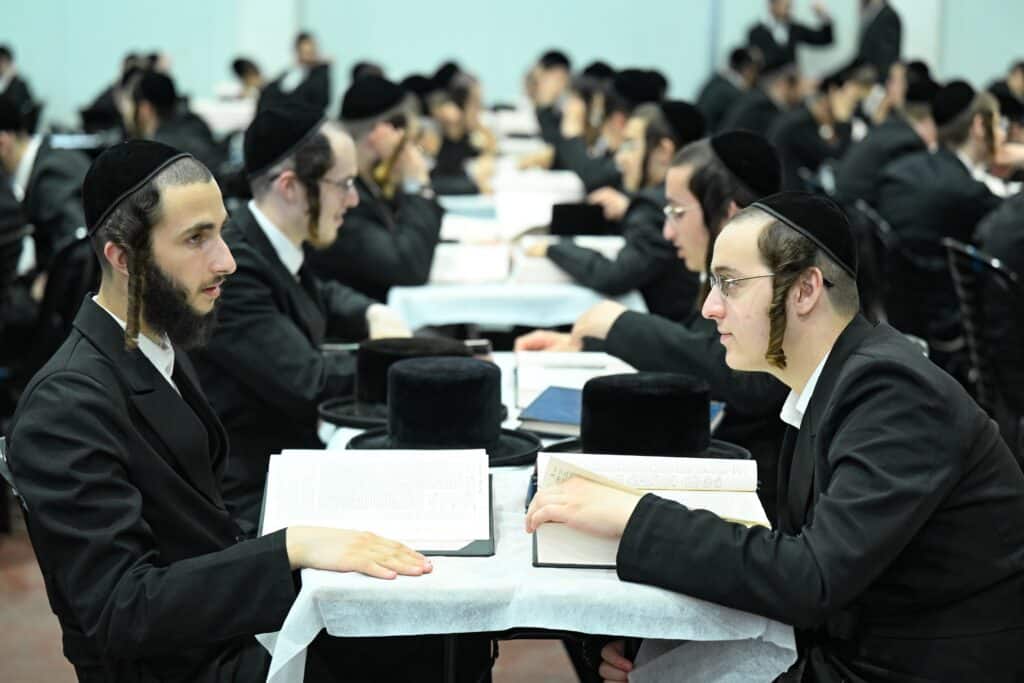 חזו חזו: ישיבות צאנז פתחו את 'זמן חורף' ברוב עם והדר חזו חזו: ישיבות צאנז פתחו את 'זמן חורף' ברוב עם והדר