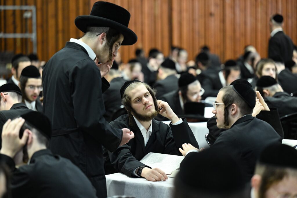 חזו חזו: ישיבות צאנז פתחו את 'זמן חורף' ברוב עם והדר חזו חזו: ישיבות צאנז פתחו את 'זמן חורף' ברוב עם והדר