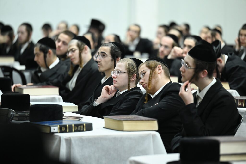 חזו חזו: ישיבות צאנז פתחו את 'זמן חורף' ברוב עם והדר חזו חזו: ישיבות צאנז פתחו את 'זמן חורף' ברוב עם והדר