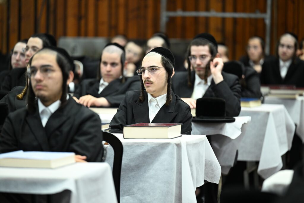 חזו חזו: ישיבות צאנז פתחו את 'זמן חורף' ברוב עם והדר חזו חזו: ישיבות צאנז פתחו את 'זמן חורף' ברוב עם והדר