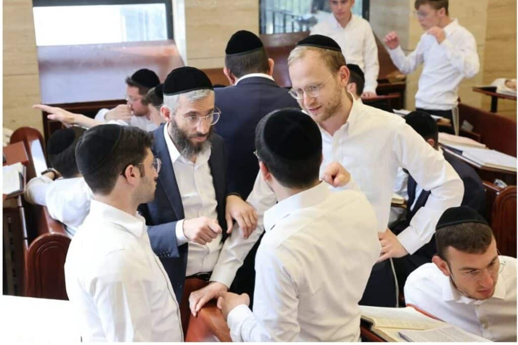 פתיחת זמן אלול בישיבת שערי שמועות בראשות הגאון רבי אריה שפירא שליט"א פתיחת זמן אלול בישיבת שערי שמועות בראשות הגאון רבי אריה שפירא שליט"א