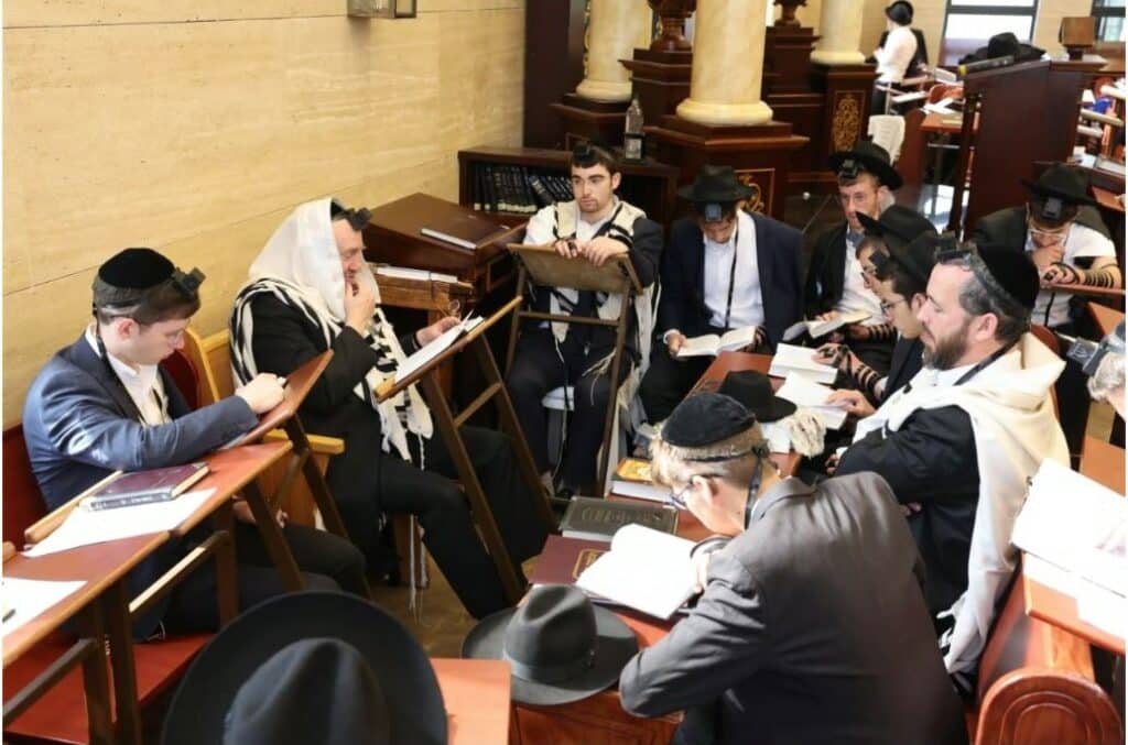 פתיחת זמן אלול בישיבת שערי שמועות בראשות הגאון רבי אריה שפירא שליט"א פתיחת זמן אלול בישיבת שערי שמועות בראשות הגאון רבי אריה שפירא שליט"א
