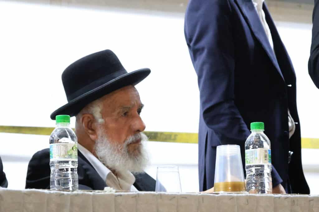 עצרת מחאה מול חומות כלא 10: "לא מעניינים אותם חיילים" עצרת מחאה מול חומות כלא 10: "לא מעניינים אותם חיילים"