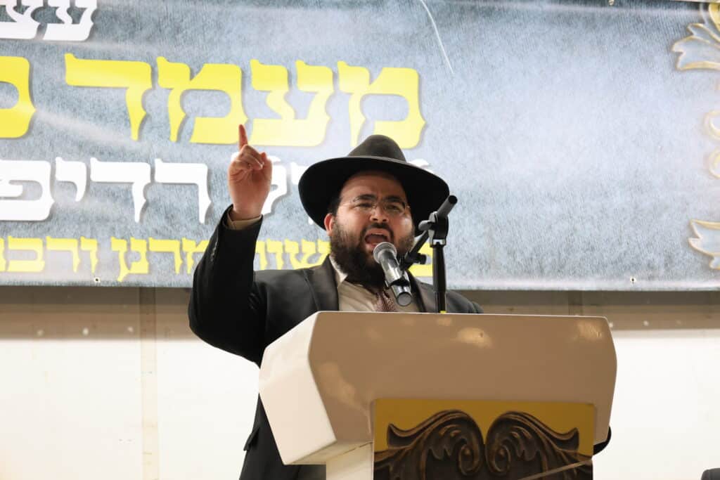עצרת מחאה מול חומות כלא 10: "לא מעניינים אותם חיילים" עצרת מחאה מול חומות כלא 10: "לא מעניינים אותם חיילים"