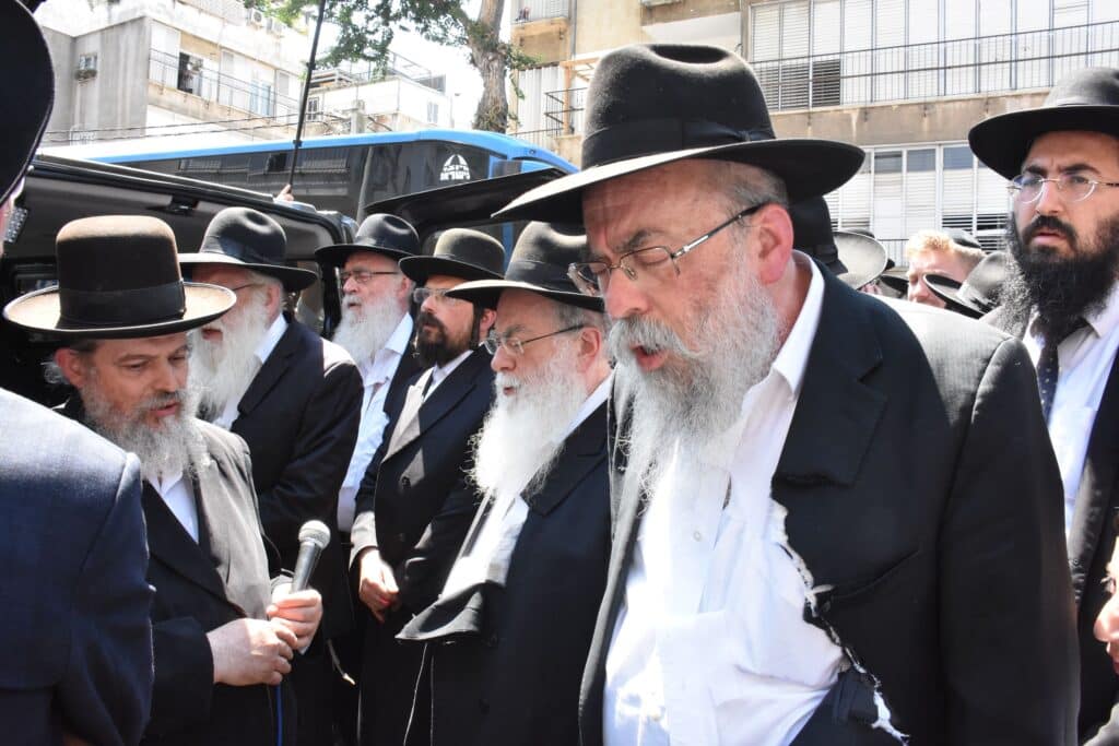 במעמד גדולי ישראל: בתו של מרן הגרי"ש אלישיב הובאה למנוחות במעמד גדולי ישראל: בתו של מרן הגרי"ש אלישיב הובאה למנוחות