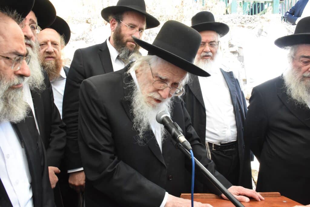 במעמד גדולי ישראל: בתו של מרן הגרי"ש אלישיב הובאה למנוחות במעמד גדולי ישראל: בתו של מרן הגרי"ש אלישיב הובאה למנוחות