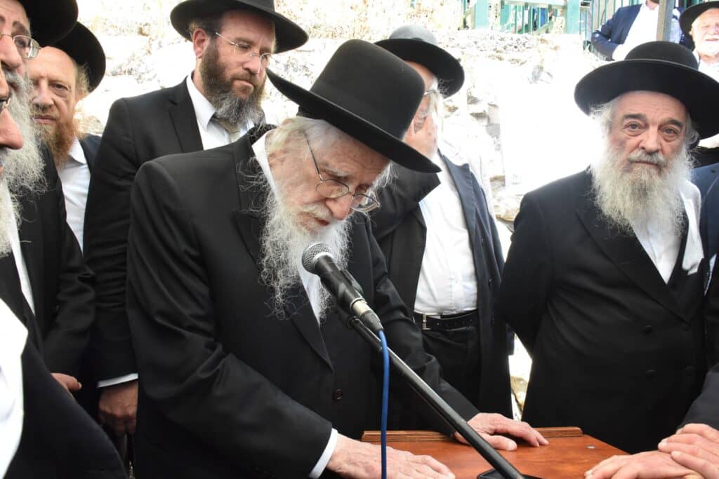 במעמד גדולי ישראל: בתו של מרן הגרי"ש אלישיב הובאה למנוחות במעמד גדולי ישראל: בתו של מרן הגרי"ש אלישיב הובאה למנוחות