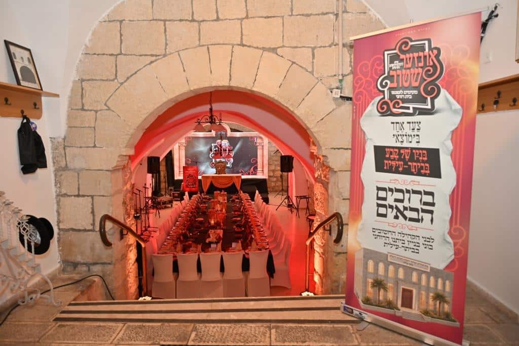 צעד נדיר: האדמו"ר חתך מהקיטל של זקינו - לגארטלעך לתורמים צעד נדיר: האדמו"ר חתך מהקיטל של זקינו - לגארטלעך לתורמים