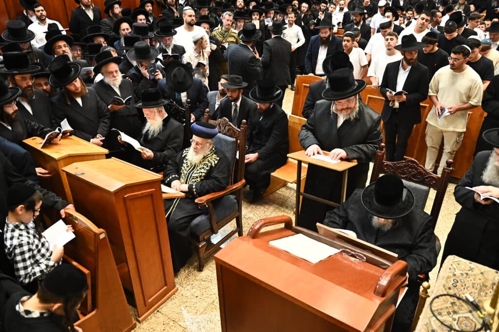 אלפי מתחזקים במעמד סליחות היסטורי בבית המדרש בעלזא בירושלים אלפי מתחזקים במעמד סליחות היסטורי בבית המדרש בעלזא בירושלים