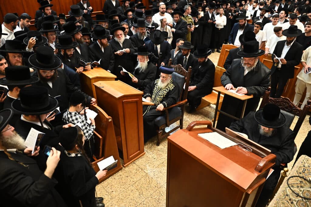 אלפי מתחזקים במעמד סליחות היסטורי בבית המדרש בעלזא בירושלים אלפי מתחזקים במעמד סליחות היסטורי בבית המדרש בעלזא בירושלים