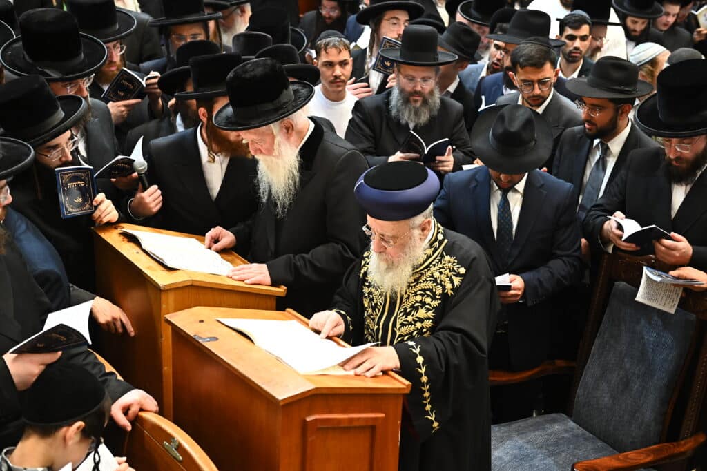 אלפי מתחזקים במעמד סליחות היסטורי בבית המדרש בעלזא בירושלים אלפי מתחזקים במעמד סליחות היסטורי בבית המדרש בעלזא בירושלים
