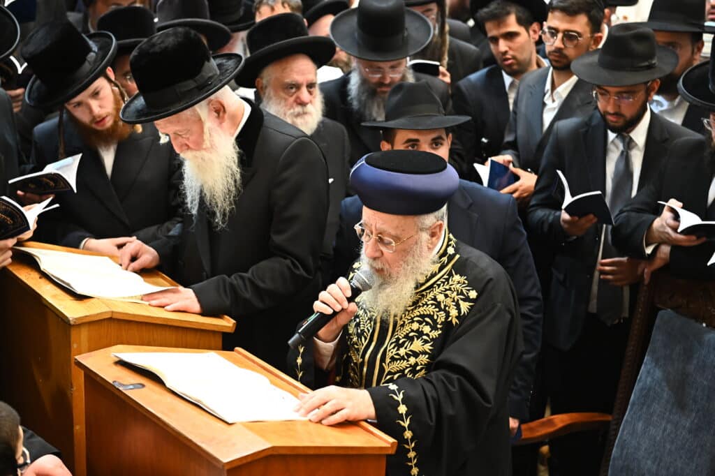 אלפי מתחזקים במעמד סליחות היסטורי בבית המדרש בעלזא בירושלים אלפי מתחזקים במעמד סליחות היסטורי בבית המדרש בעלזא בירושלים
