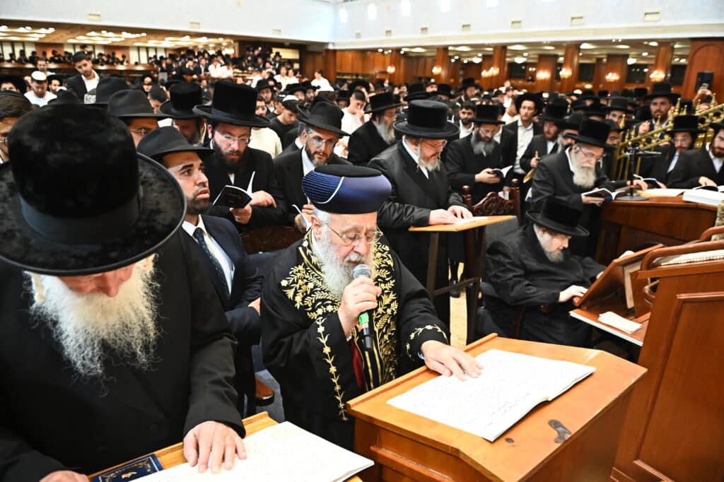 אלפי מתחזקים במעמד סליחות היסטורי בבית המדרש בעלזא בירושלים אלפי מתחזקים במעמד סליחות היסטורי בבית המדרש בעלזא בירושלים