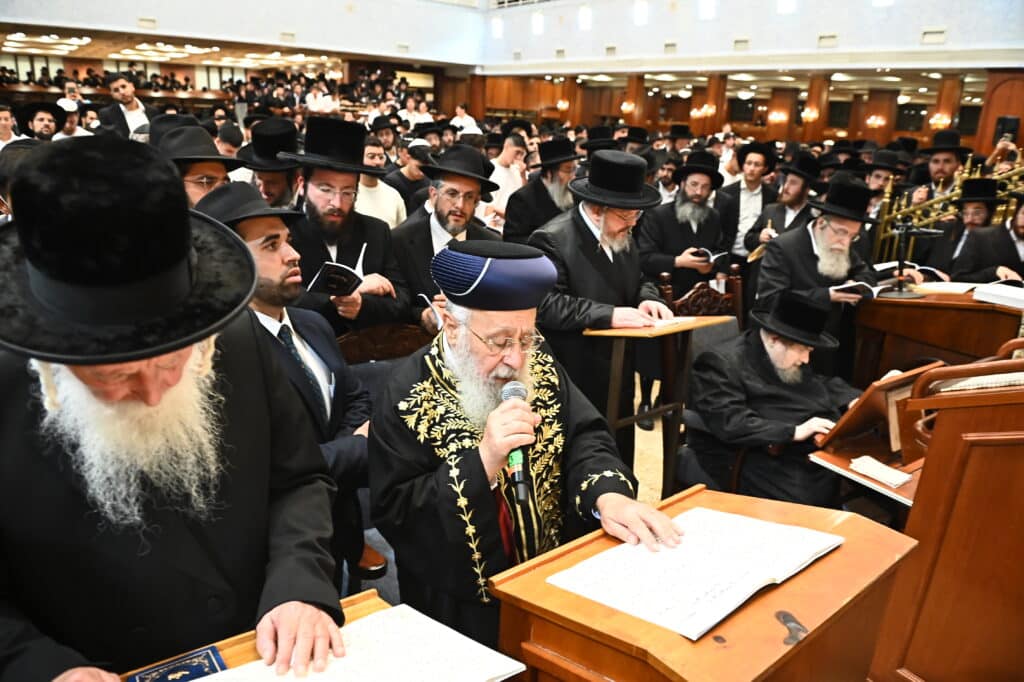 אלפי מתחזקים במעמד סליחות היסטורי בבית המדרש בעלזא בירושלים אלפי מתחזקים במעמד סליחות היסטורי בבית המדרש בעלזא בירושלים