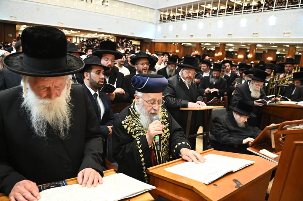 אלפי מתחזקים במעמד סליחות היסטורי בבית המדרש בעלזא בירושלים אלפי מתחזקים במעמד סליחות היסטורי בבית המדרש בעלזא בירושלים