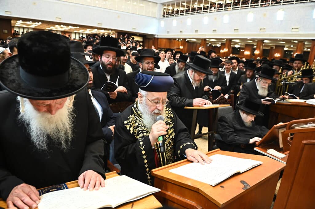 אלפי מתחזקים במעמד סליחות היסטורי בבית המדרש בעלזא בירושלים אלפי מתחזקים במעמד סליחות היסטורי בבית המדרש בעלזא בירושלים