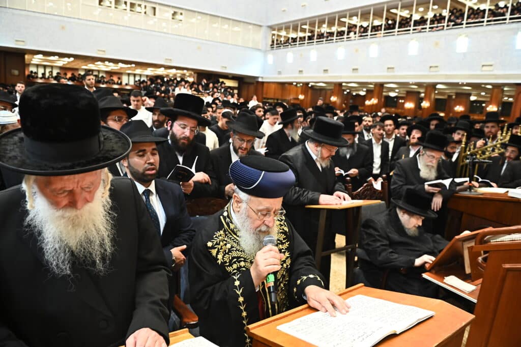 אלפי מתחזקים במעמד סליחות היסטורי בבית המדרש בעלזא בירושלים אלפי מתחזקים במעמד סליחות היסטורי בבית המדרש בעלזא בירושלים
