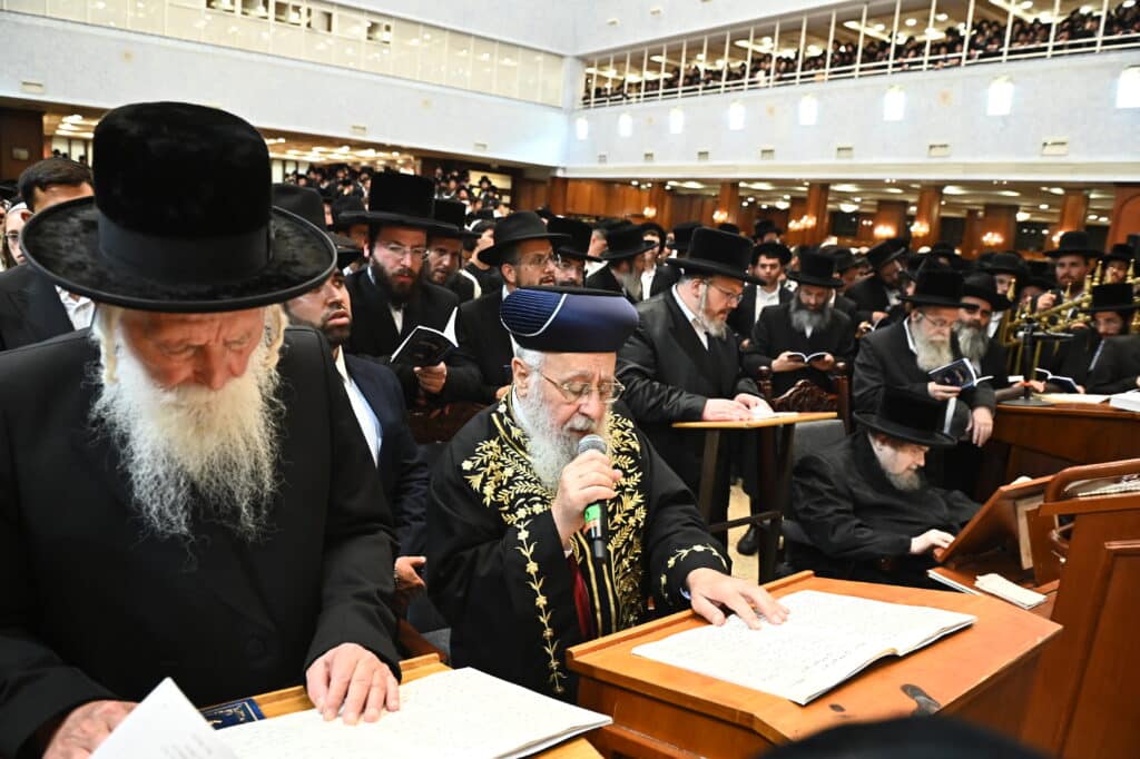 אלפי מתחזקים במעמד סליחות היסטורי בבית המדרש בעלזא בירושלים אלפי מתחזקים במעמד סליחות היסטורי בבית המדרש בעלזא בירושלים