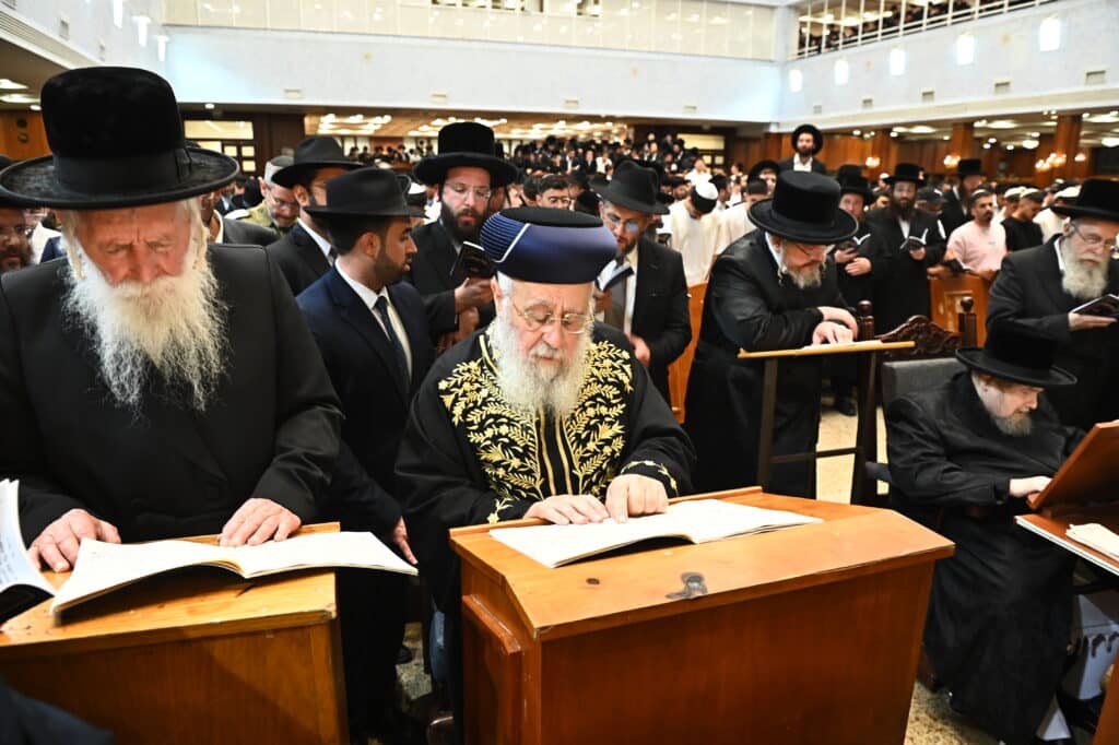 אלפי מתחזקים במעמד סליחות היסטורי בבית המדרש בעלזא בירושלים אלפי מתחזקים במעמד סליחות היסטורי בבית המדרש בעלזא בירושלים