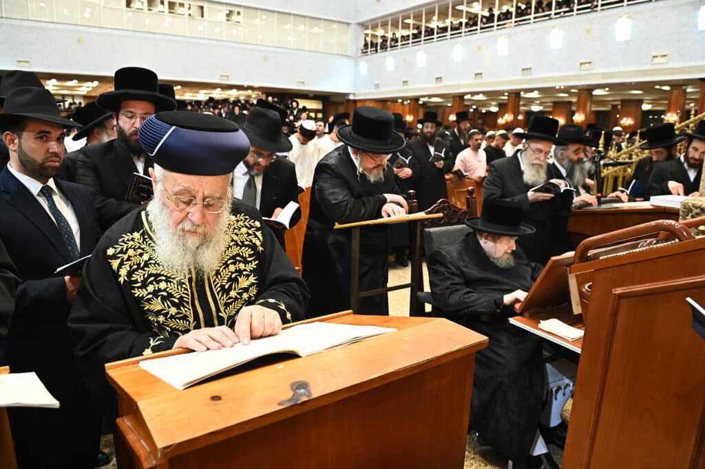 אלפי מתחזקים במעמד סליחות היסטורי בבית המדרש בעלזא בירושלים אלפי מתחזקים במעמד סליחות היסטורי בבית המדרש בעלזא בירושלים