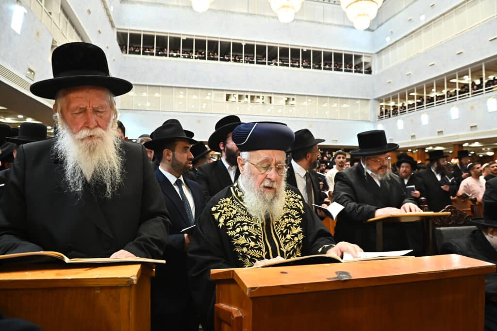 אלפי מתחזקים במעמד סליחות היסטורי בבית המדרש בעלזא בירושלים אלפי מתחזקים במעמד סליחות היסטורי בבית המדרש בעלזא בירושלים