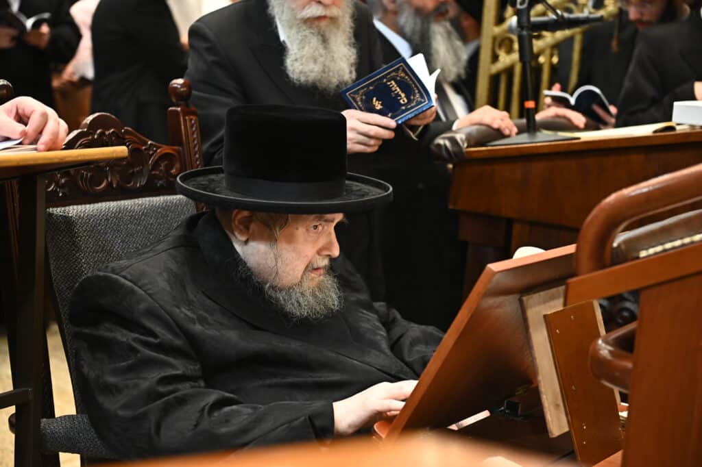 אלפי מתחזקים במעמד סליחות היסטורי בבית המדרש בעלזא בירושלים אלפי מתחזקים במעמד סליחות היסטורי בבית המדרש בעלזא בירושלים
