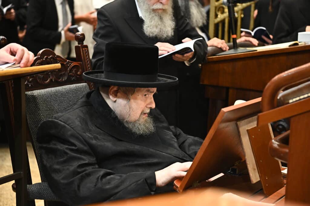 אלפי מתחזקים במעמד סליחות היסטורי בבית המדרש בעלזא בירושלים אלפי מתחזקים במעמד סליחות היסטורי בבית המדרש בעלזא בירושלים