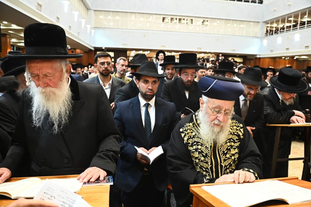 אלפי מתחזקים במעמד סליחות היסטורי בבית המדרש בעלזא בירושלים אלפי מתחזקים במעמד סליחות היסטורי בבית המדרש בעלזא בירושלים