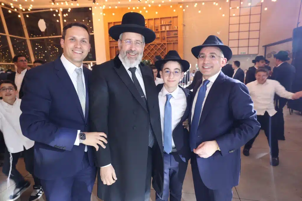 גלריה: מנכ"ל משרד הפנים חגג בר מצווה לבנו - כולם התייצבו גלריה: מנכ"ל משרד הפנים חגג בר מצווה לבנו - כולם התייצבו