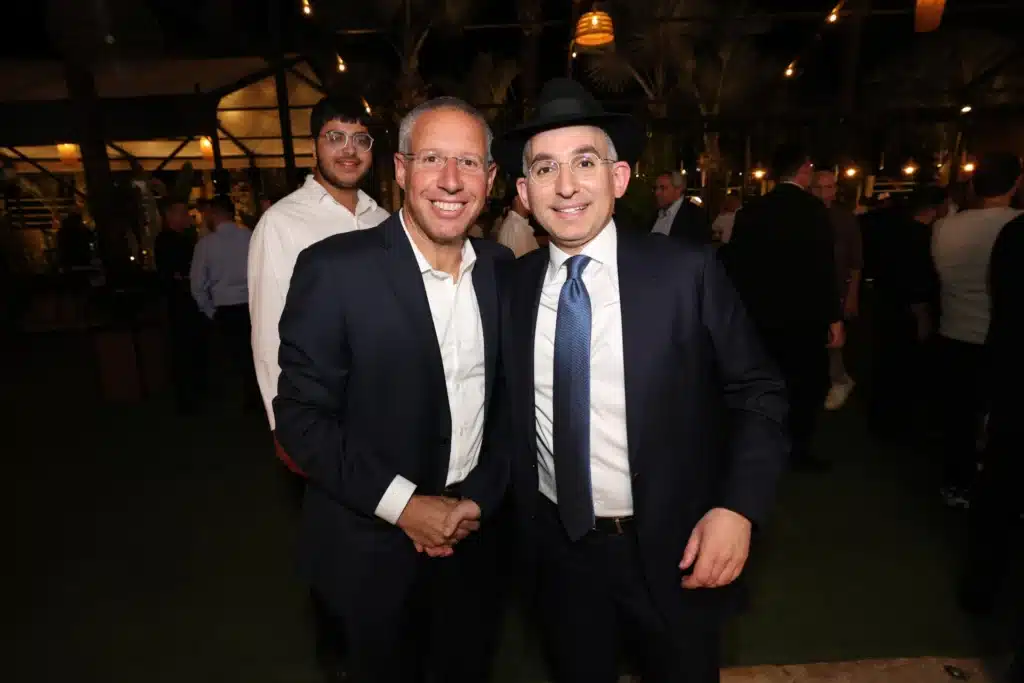 גלריה: מנכ"ל משרד הפנים חגג בר מצווה לבנו - כולם התייצבו גלריה: מנכ"ל משרד הפנים חגג בר מצווה לבנו - כולם התייצבו