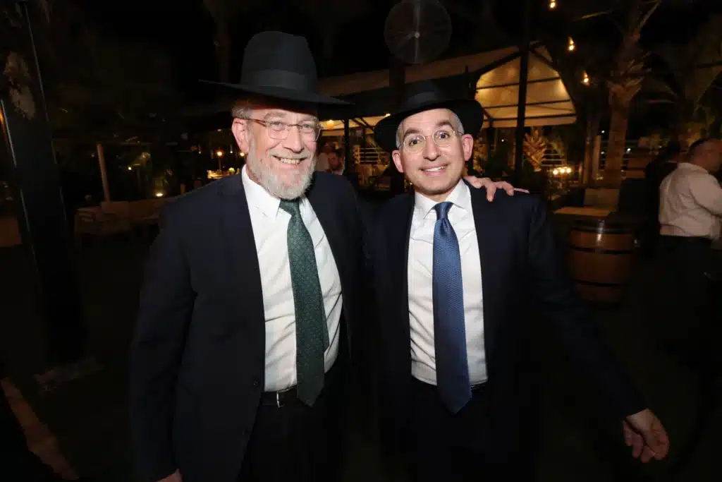 גלריה: מנכ"ל משרד הפנים חגג בר מצווה לבנו - כולם התייצבו גלריה: מנכ"ל משרד הפנים חגג בר מצווה לבנו - כולם התייצבו