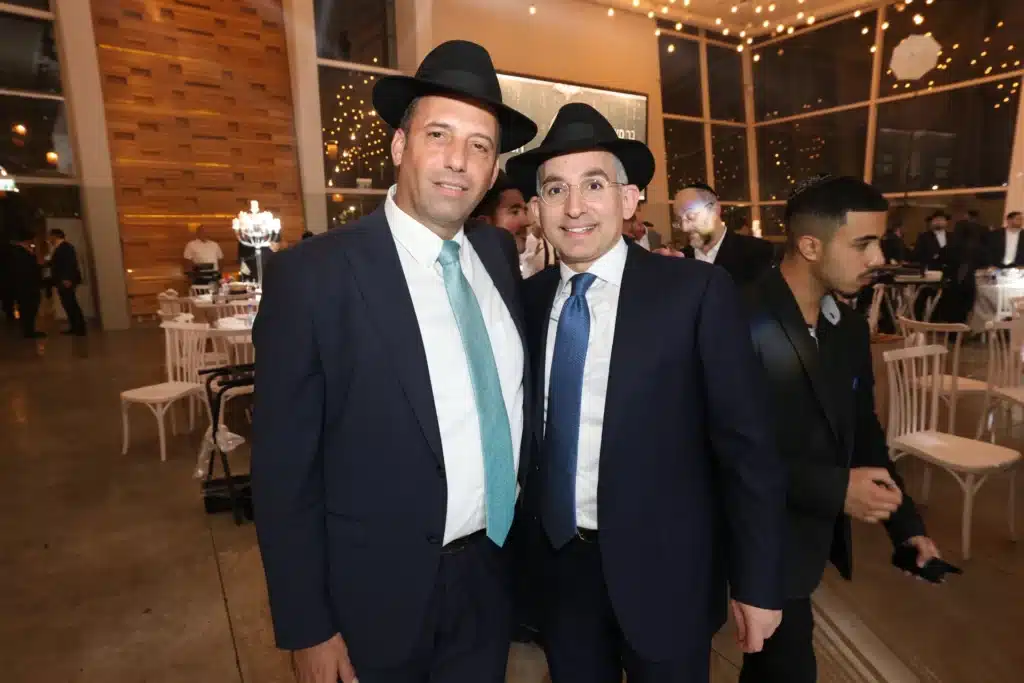 גלריה: מנכ"ל משרד הפנים חגג בר מצווה לבנו - כולם התייצבו גלריה: מנכ"ל משרד הפנים חגג בר מצווה לבנו - כולם התייצבו