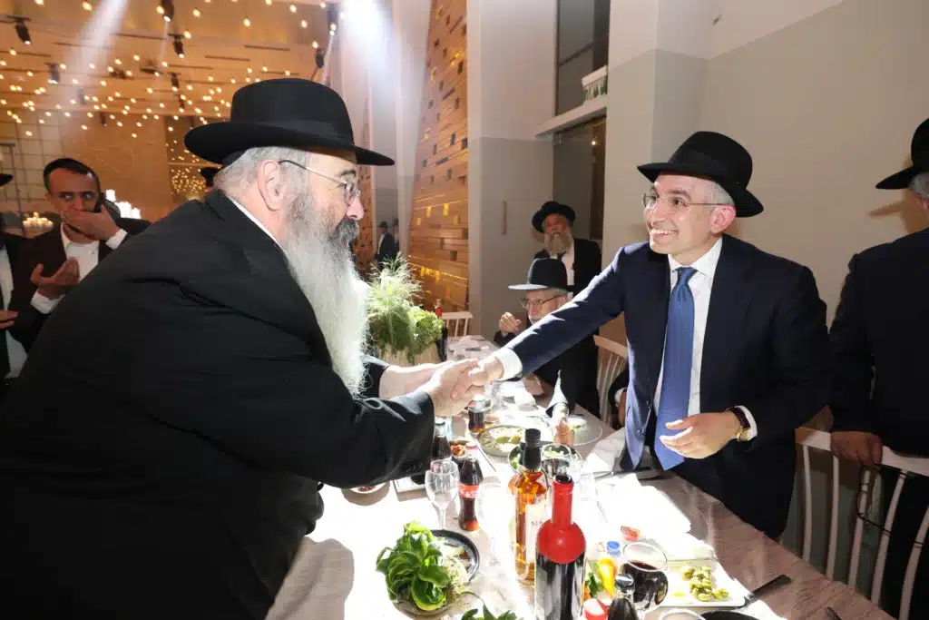 גלריה: מנכ"ל משרד הפנים חגג בר מצווה לבנו - כולם התייצבו גלריה: מנכ"ל משרד הפנים חגג בר מצווה לבנו - כולם התייצבו