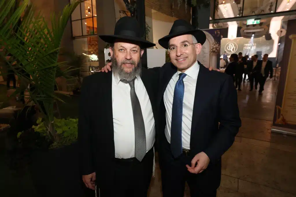 גלריה: מנכ"ל משרד הפנים חגג בר מצווה לבנו - כולם התייצבו גלריה: מנכ"ל משרד הפנים חגג בר מצווה לבנו - כולם התייצבו